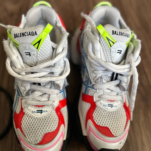 😻BALENCIAGA (AUTHENTIC) 🫶🏾SNEAKERS - Picture 2 of 6